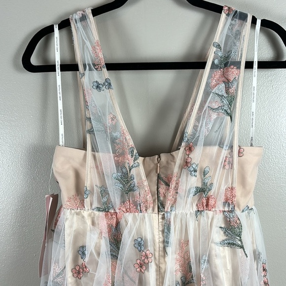 NWT Avec Les Filles Maxi Embroidered Gown - Picture 8 of 10